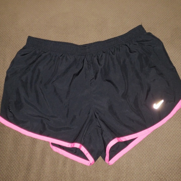 Nike shorts - Picture 4 of 4